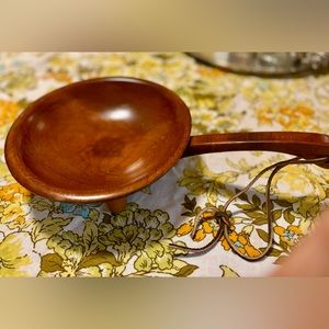 Vintage Munising Wooden Bowl with Handle. EUC
